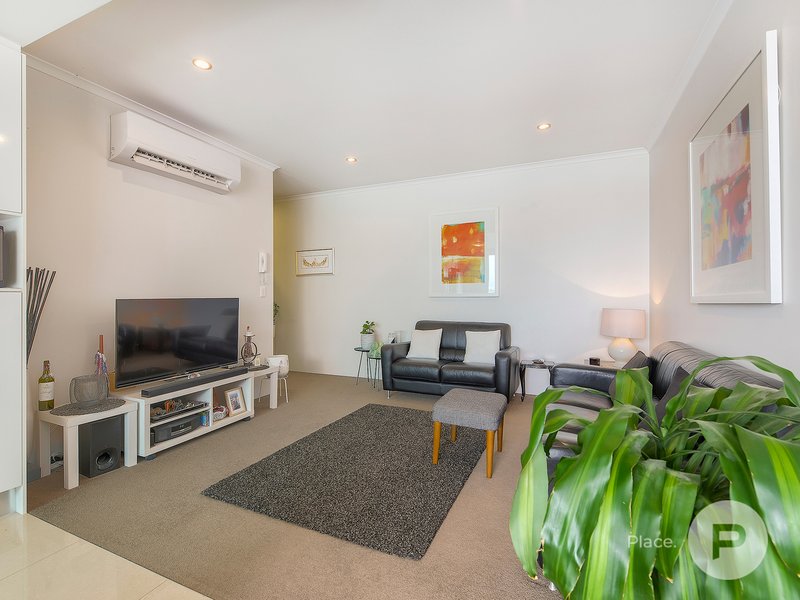 Photo - 306/158 Victoria Park Road, Kelvin Grove QLD 4059 - Image 2