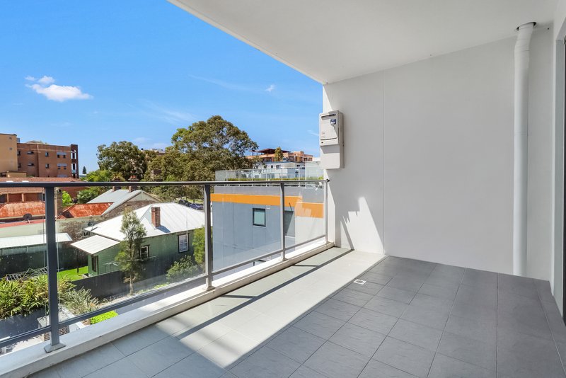 Photo - 306/43 Devitt Street, Blacktown NSW 2148 - Image 4