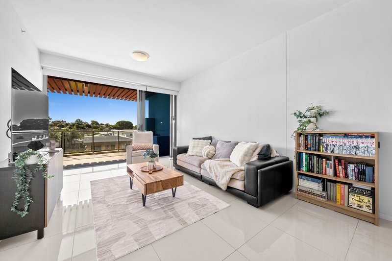 Photo - 306/47 Nundah Street, Nundah QLD 4012 - Image 2