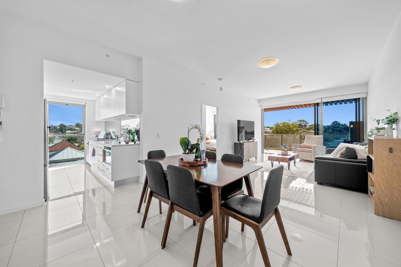 Photo - 306/47 Nundah Street, Nundah QLD 4012 - Image 4
