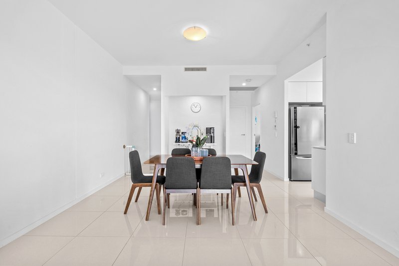 Photo - 306/47 Nundah Street, Nundah QLD 4012 - Image 9