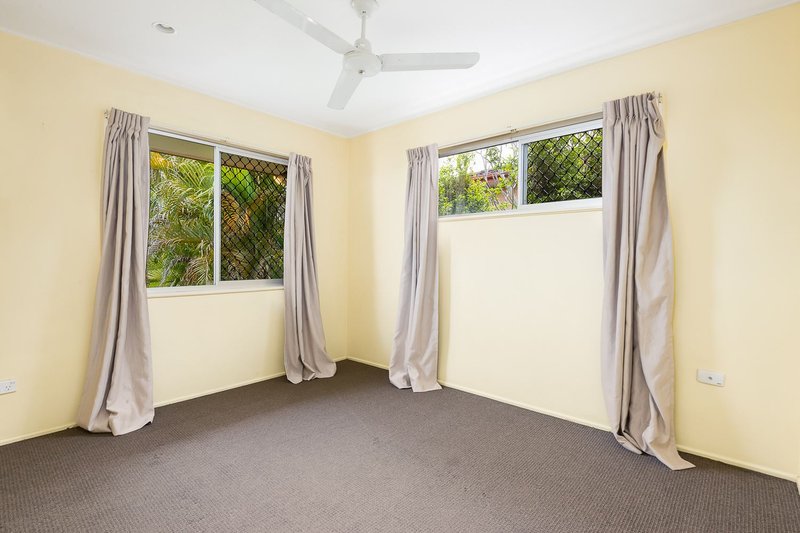 Photo - 307 Cliveden Avenue, Oxley QLD 4075 - Image 6