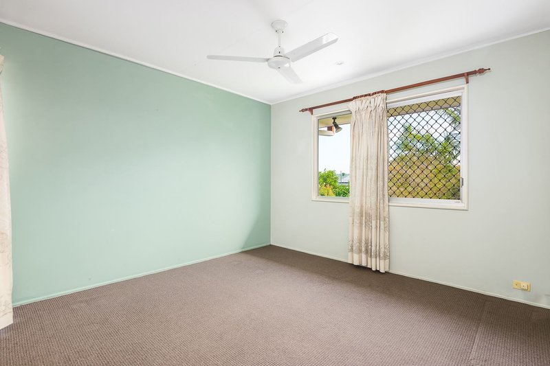 Photo - 307 Cliveden Avenue, Oxley QLD 4075 - Image 7