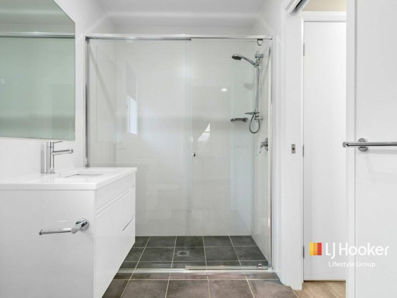 Photo - 307 South Circuit, Oran Park NSW 2570 - Image 6