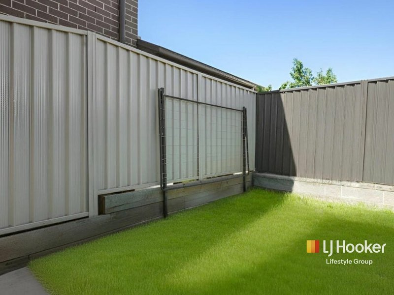 Photo - 307 South Circuit, Oran Park NSW 2570 - Image 7