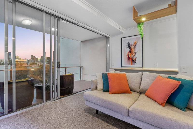 Photo - 30712/67 Blamey Street, Kelvin Grove QLD 4059 - Image 3