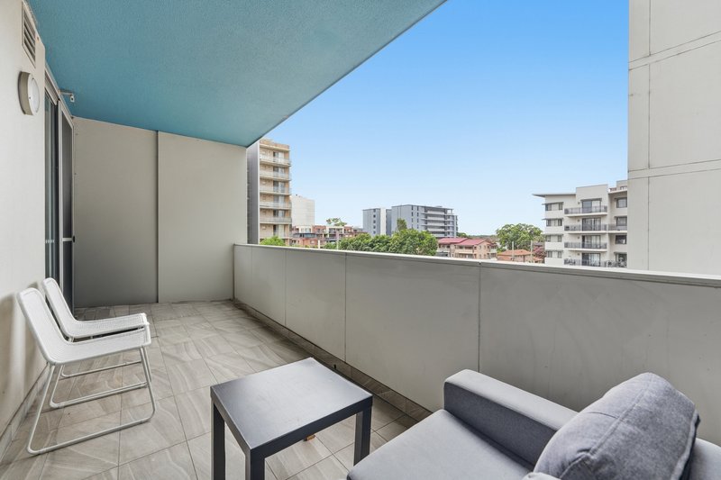 Photo - 307/2 Lachlan Street, Liverpool NSW 2170 - Image 10