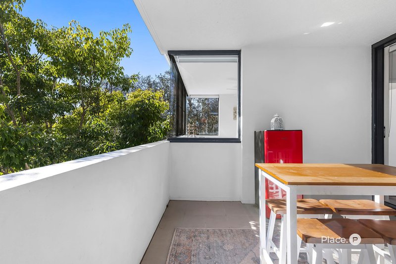 Photo - 307/22 Andrews Street, Cannon Hill QLD 4170 - Image 9