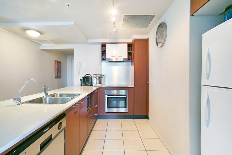 Photo - 3072/23 Ferny Avenue, Surfers Paradise QLD 4217 - Image 3