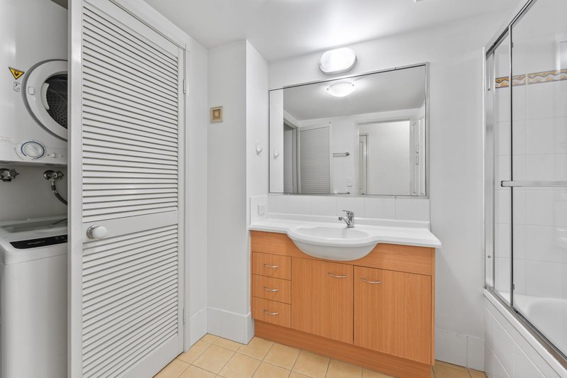 Photo - 307/2360 Gold Coast Highway, Mermaid Beach QLD 4218 - Image 12