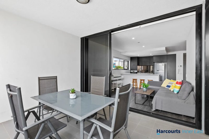 Photo - 307/28 Wolseley Street, Woolloongabba QLD 4102 - Image 9