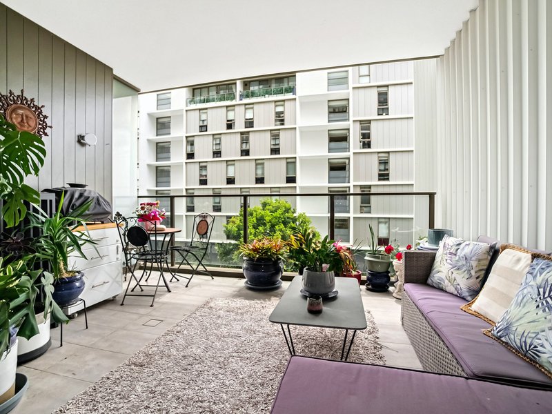 Photo - 307/3 Foreshore Boulevard, Woolooware NSW 2230 - Image 3