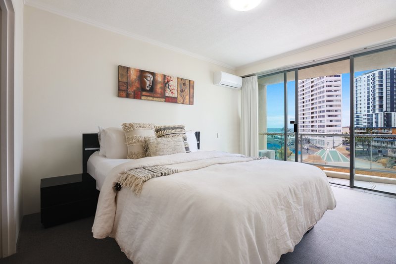 Photo - 307/3400 Surfers Paradise Boulevard, Surfers Paradise QLD 4217 - Image 6