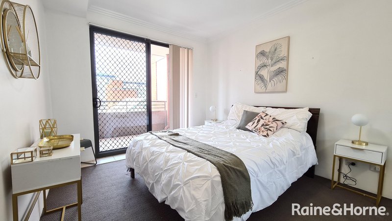 Photo - 307/354-366 Church Street, Parramatta NSW 2150 - Image 4