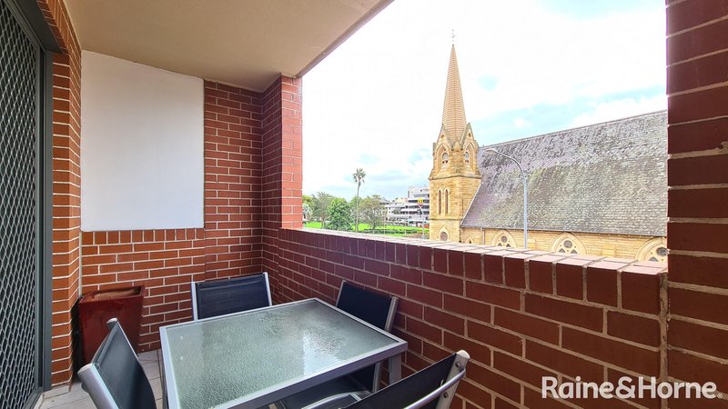 Photo - 307/354-366 Church Street, Parramatta NSW 2150 - Image 8