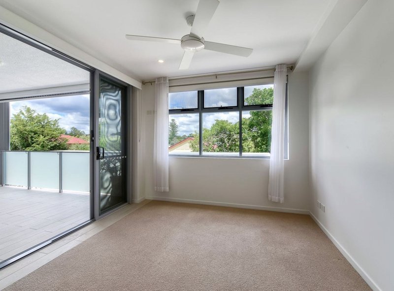 Photo - 307/45 Shakespeare Street, Coorparoo QLD 4151 - Image 5