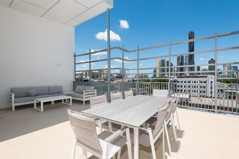 Photo - 307/50 Mclachlan Street, Fortitude Valley QLD 4006 - Image 8