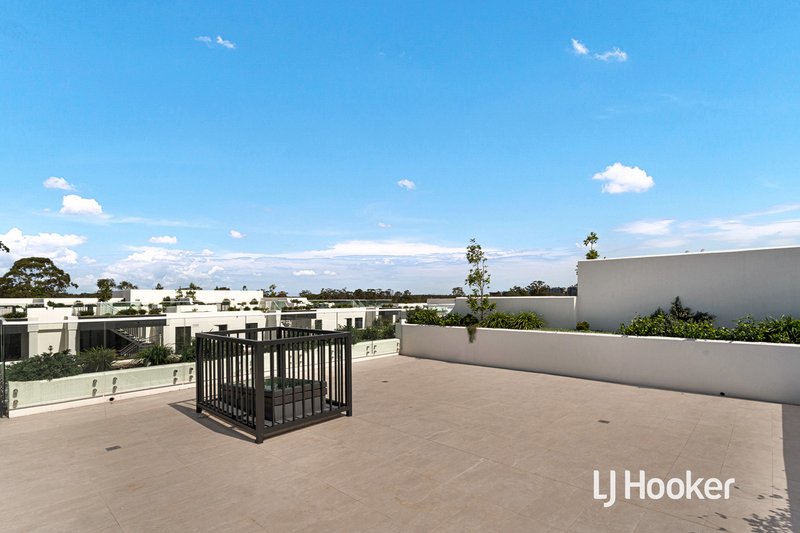 Photo - 3076/4 Eustace Street, Rouse Hill NSW 2155 - Image 6
