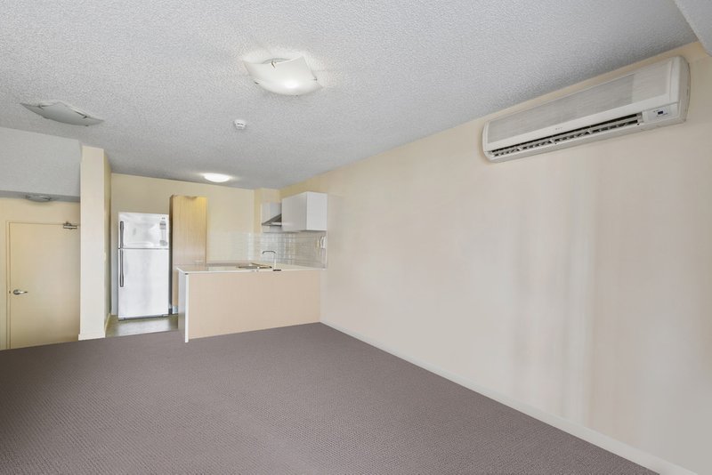 Photo - 307/8 Cordelia Street, South Brisbane QLD 4101 - Image 3