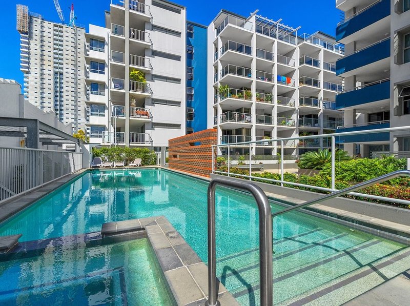 Photo - 307/8 Cordelia Street, South Brisbane QLD 4101 - Image 9