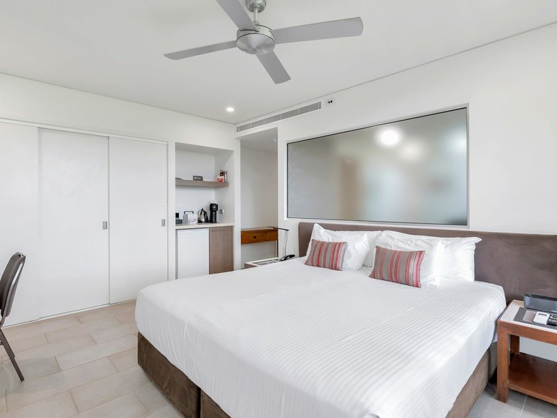 Photo - 308-309/5 Triton Street, Palm Cove QLD 4879 - Image 17