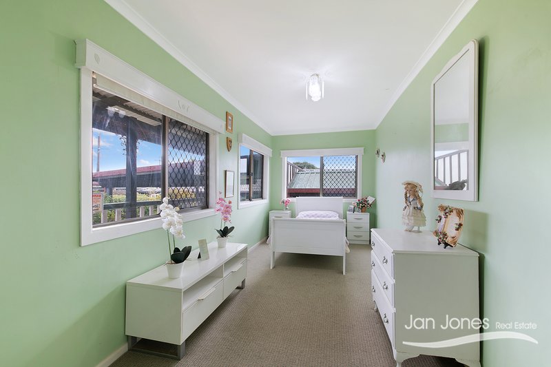 Photo - 308 Elizabeth Avenue, Clontarf QLD 4019 - Image 3