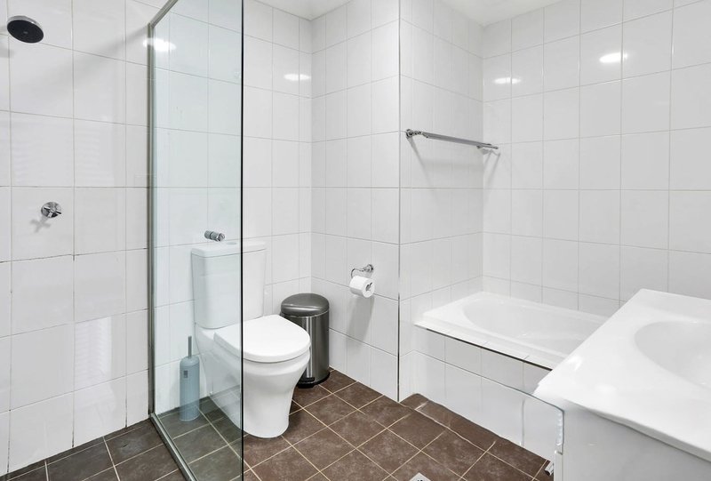 Photo - 30/8 Fifth Avenue, Blacktown NSW 2148 - Image 6