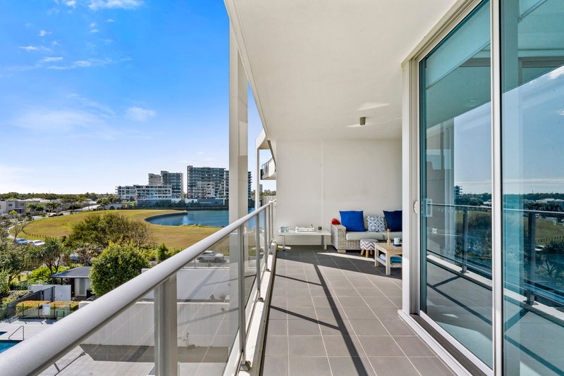 Photo - 309/2 East Quay Drive, Biggera Waters QLD 4216 - Image 2