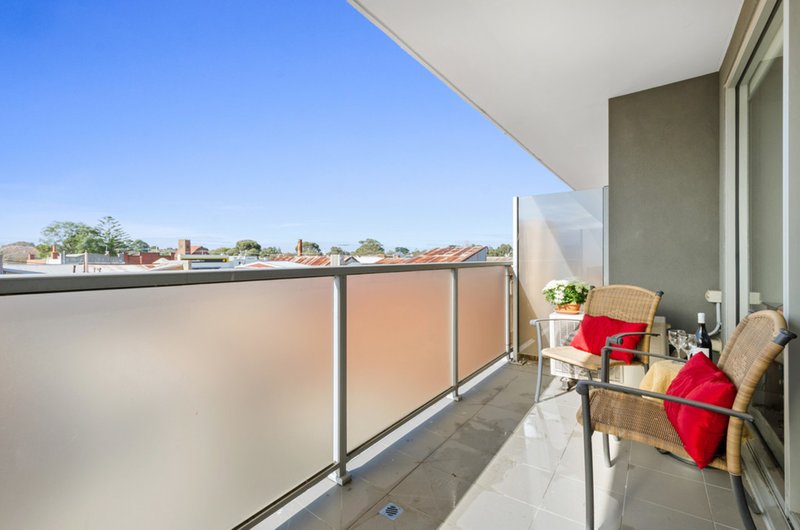 Photo - 309/2 Willis Lane, Hampton VIC 3188 - Image 2