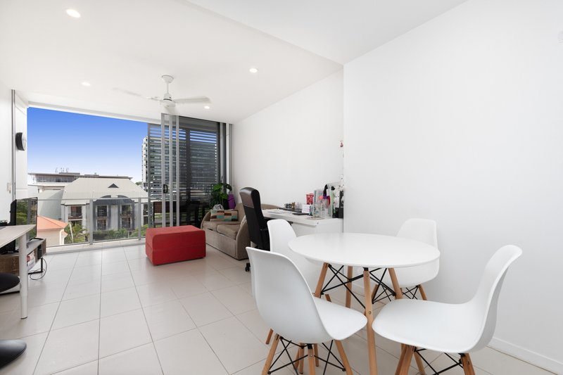 Photo - 309/66 Manning Street, South Brisbane QLD 4101 - Image 3