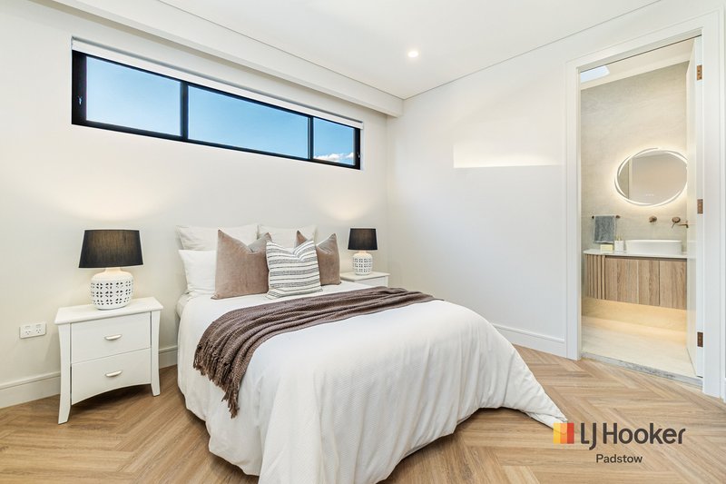 Photo - 30A Barkl Avenue, Padstow NSW 2211 - Image 9