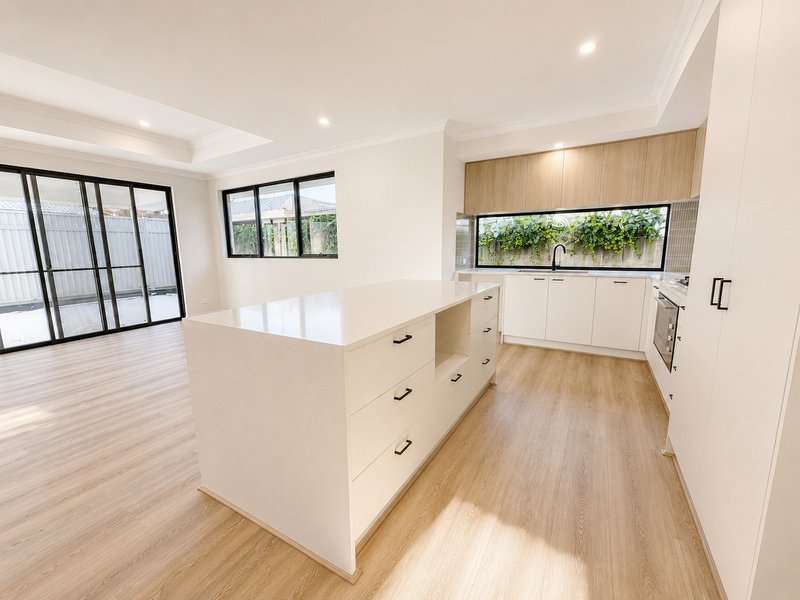 Photo - 30a Wavelea Street, Safety Bay WA 6169 - Image 3