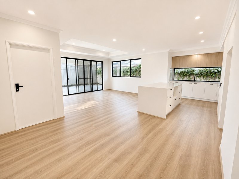 Photo - 30a Wavelea Street, Safety Bay WA 6169 - Image 5
