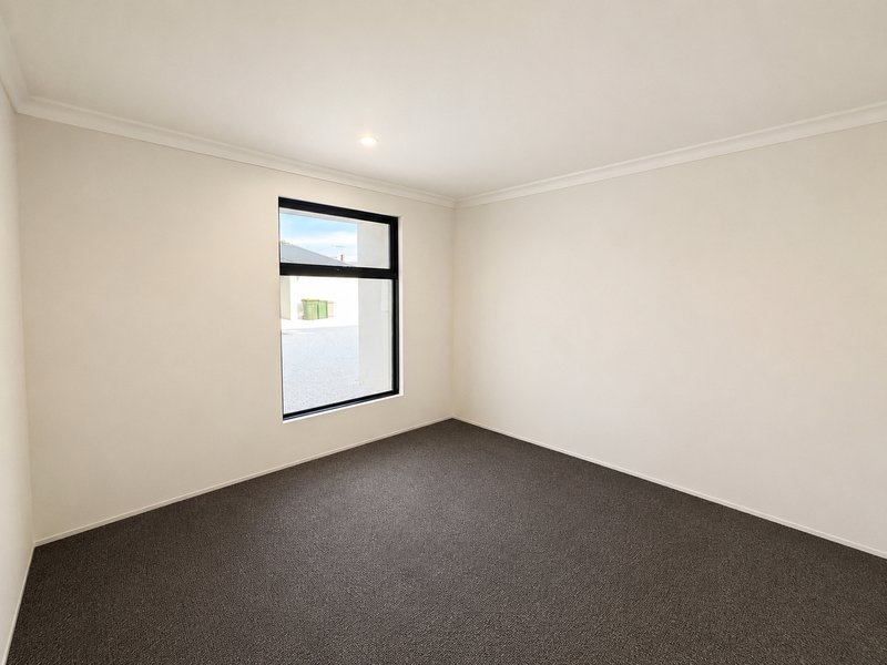Photo - 30a Wavelea Street, Safety Bay WA 6169 - Image 12