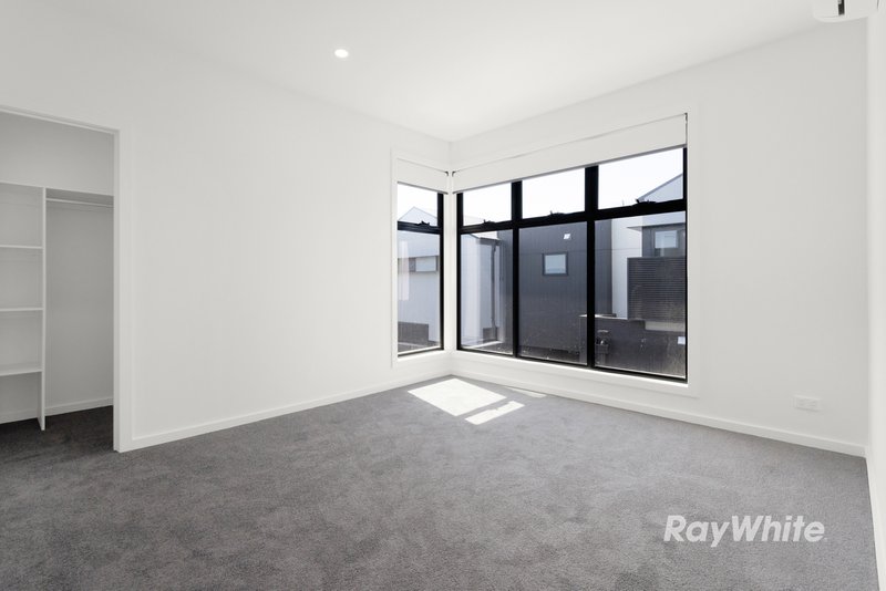 Photo - 3/1-3 Nicholson Avenue, Reservoir VIC 3073 - Image 4