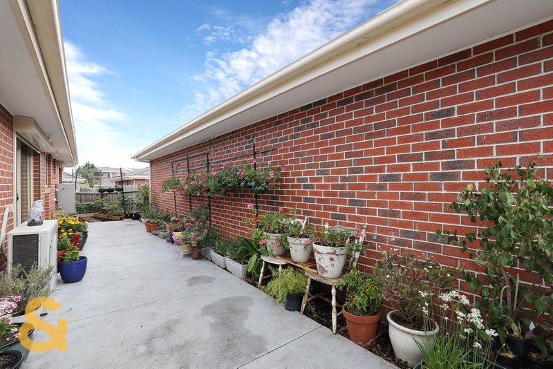 Photo - 31-4/16 Melaleuca Drive, Meadow Heights VIC 3048 - Image 11