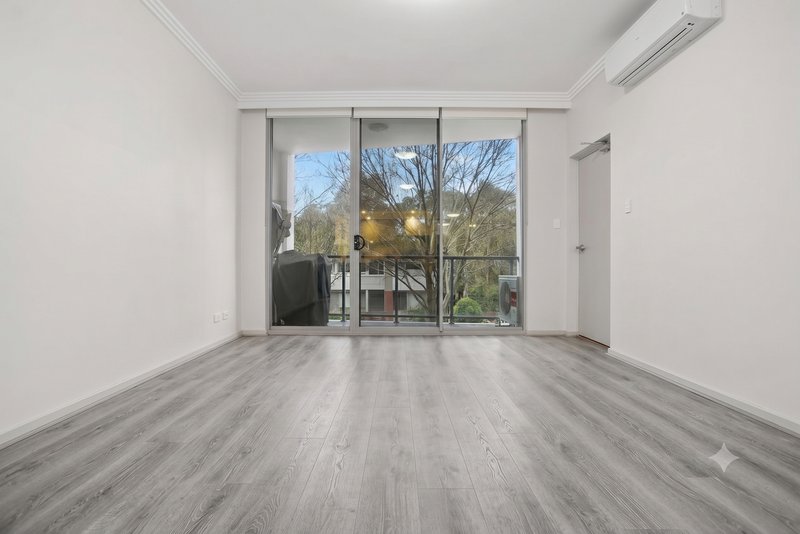 Photo - 3/1-5 Parkside Crescent, Campbelltown NSW 2560 - Image 4