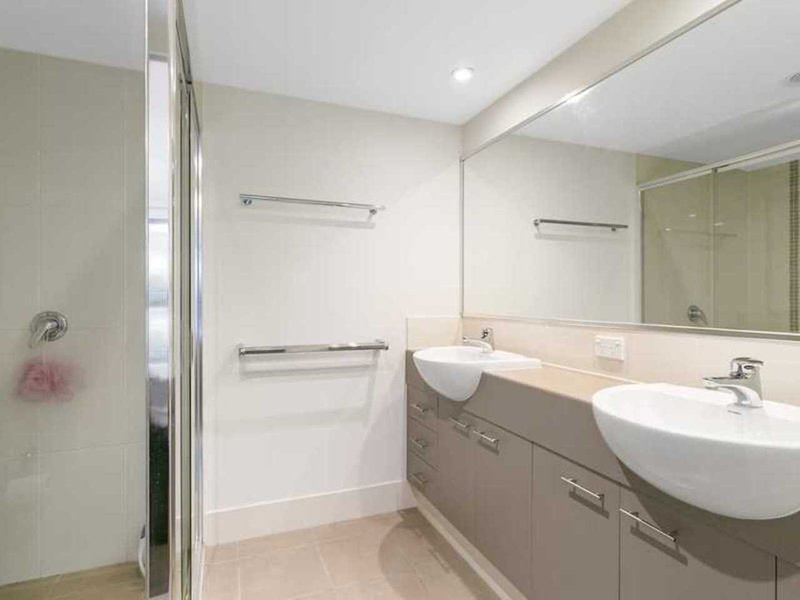 Photo - 3/1 Acacia Court, Robina QLD 4226 - Image 5