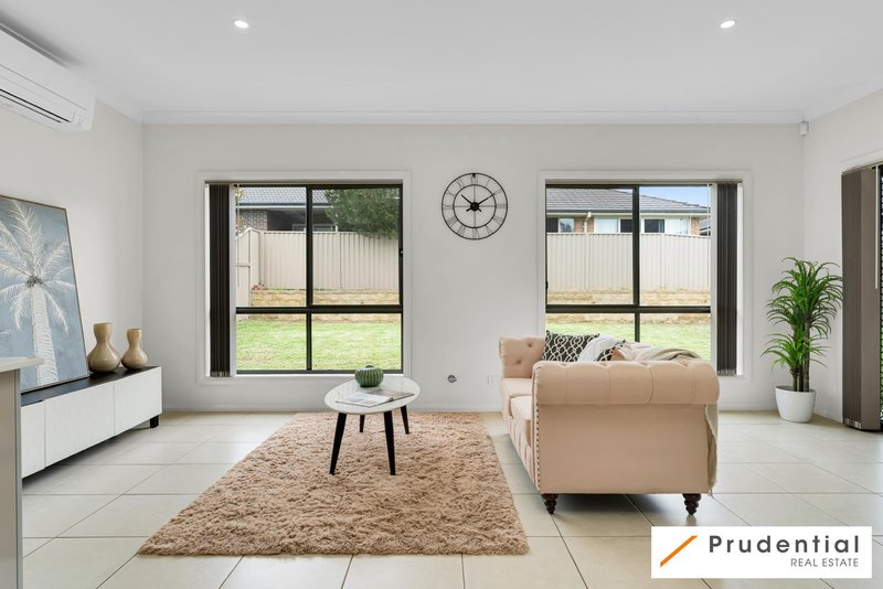 Photo - 31 Agostini Circuit, Oran Park NSW 2570 - Image 8