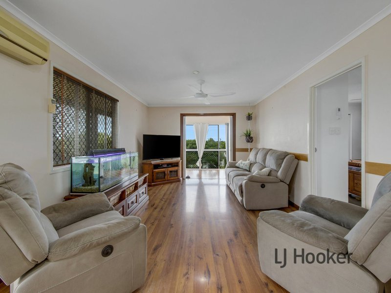 Photo - 31 Amaroo Street, Boyne Island QLD 4680 - Image 3