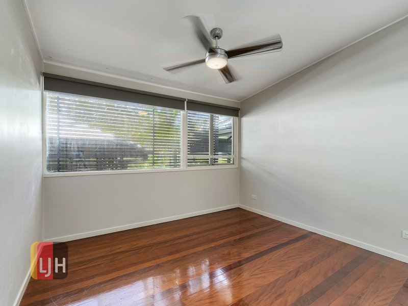 Photo - 31 Amott Street, Stafford Heights QLD 4053 - Image 7