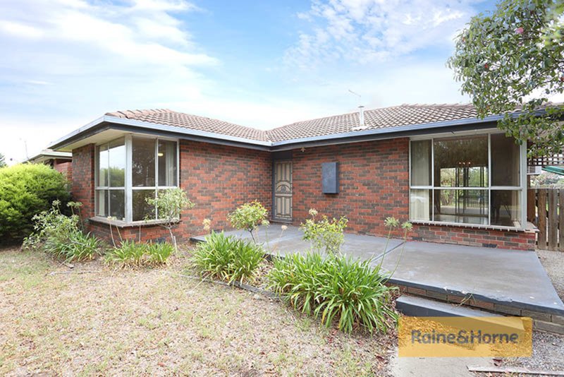 31 Andrew Street, Melton South VIC 3338