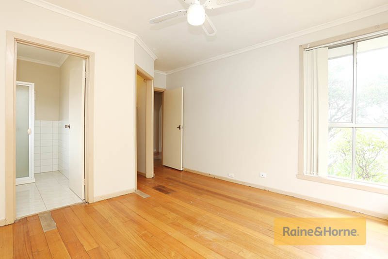 Photo - 31 Andrew Street, Melton South VIC 3338 - Image 6