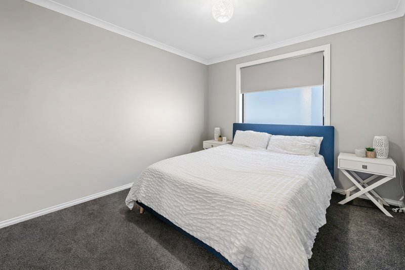 Photo - 31 Aquatic Drive, Werribee South VIC 3030 - Image 13