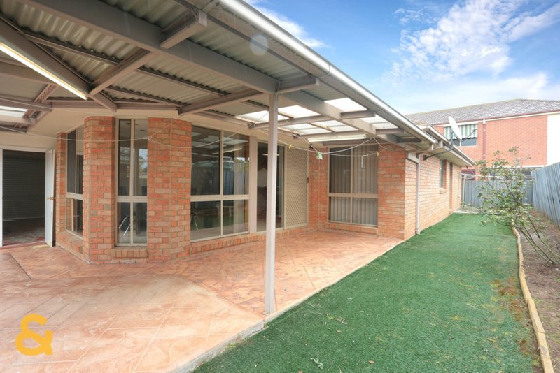 Photo - 31 Aquila Grove, Roxburgh Park VIC 3064 - Image 8