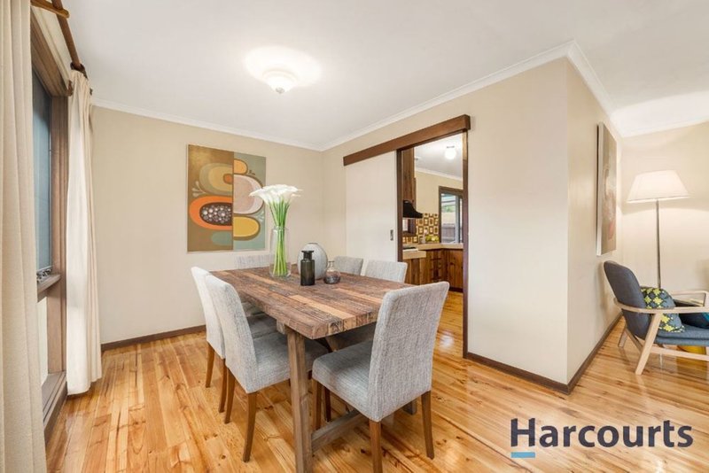 Photo - 31 Argyle Way, Wantirna South VIC 3152 - Image 4