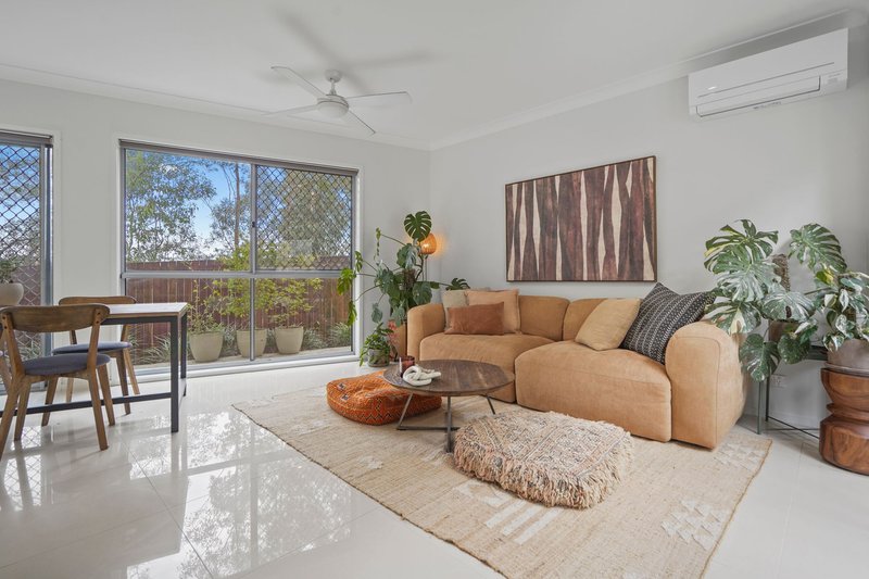 Photo - 3/1 Aspect Place, Pacific Pines QLD 4211 - Image 2