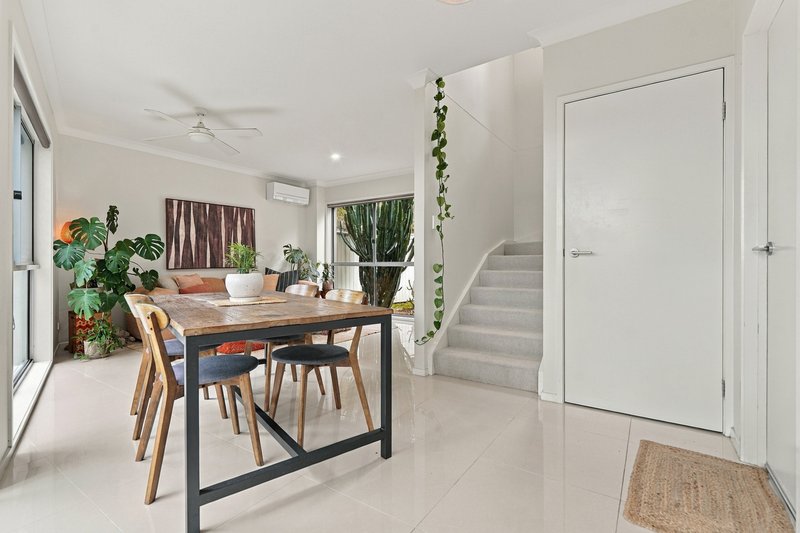 Photo - 3/1 Aspect Place, Pacific Pines QLD 4211 - Image 11