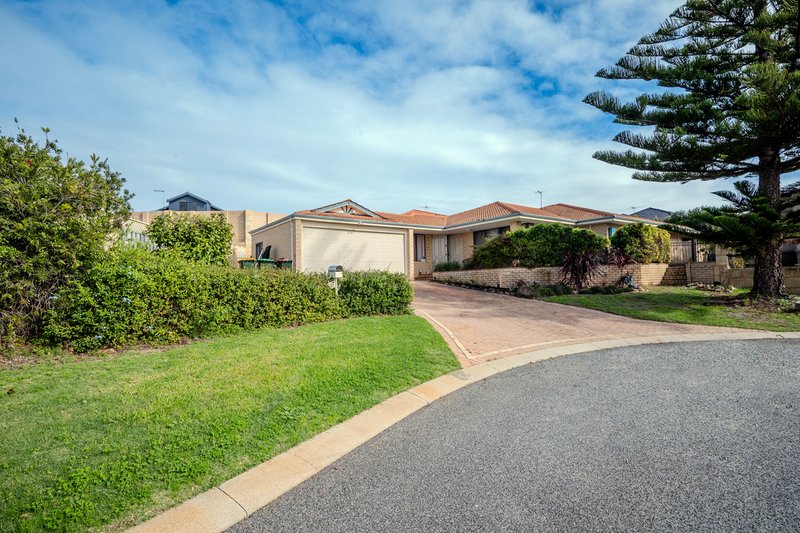 Photo - 31 Avondale Court, Mindarie WA 6030 - Image 2