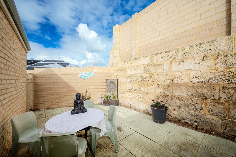 Photo - 31 Avondale Court, Mindarie WA 6030 - Image 5